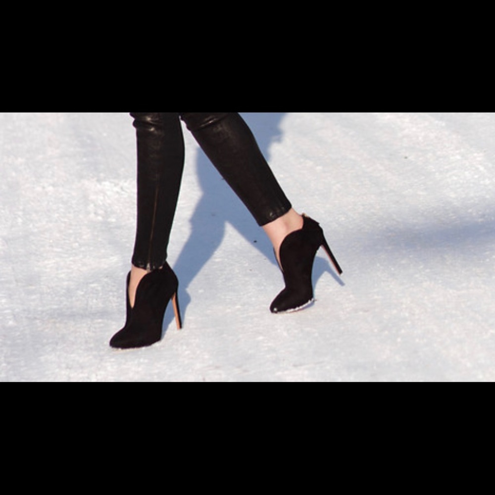 Nine West Nero Booties